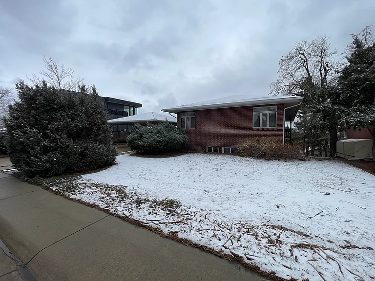 2360 Balsam Dr — Photo 2