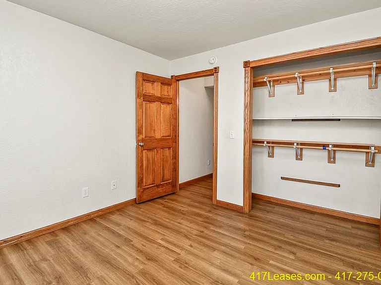 1261 E Lakewood St — Photo 36