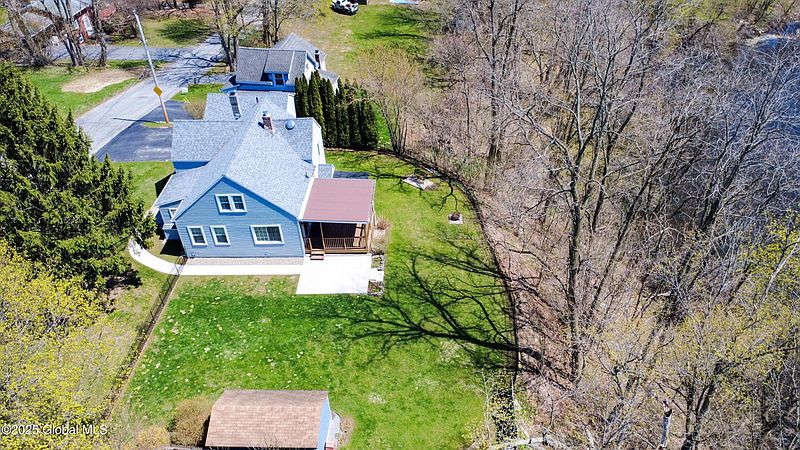 3rd image of 207 Frances Street