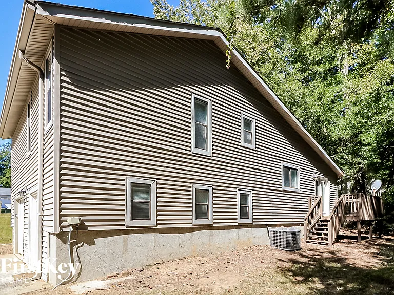 3201 Delhi Dr — Photo 15