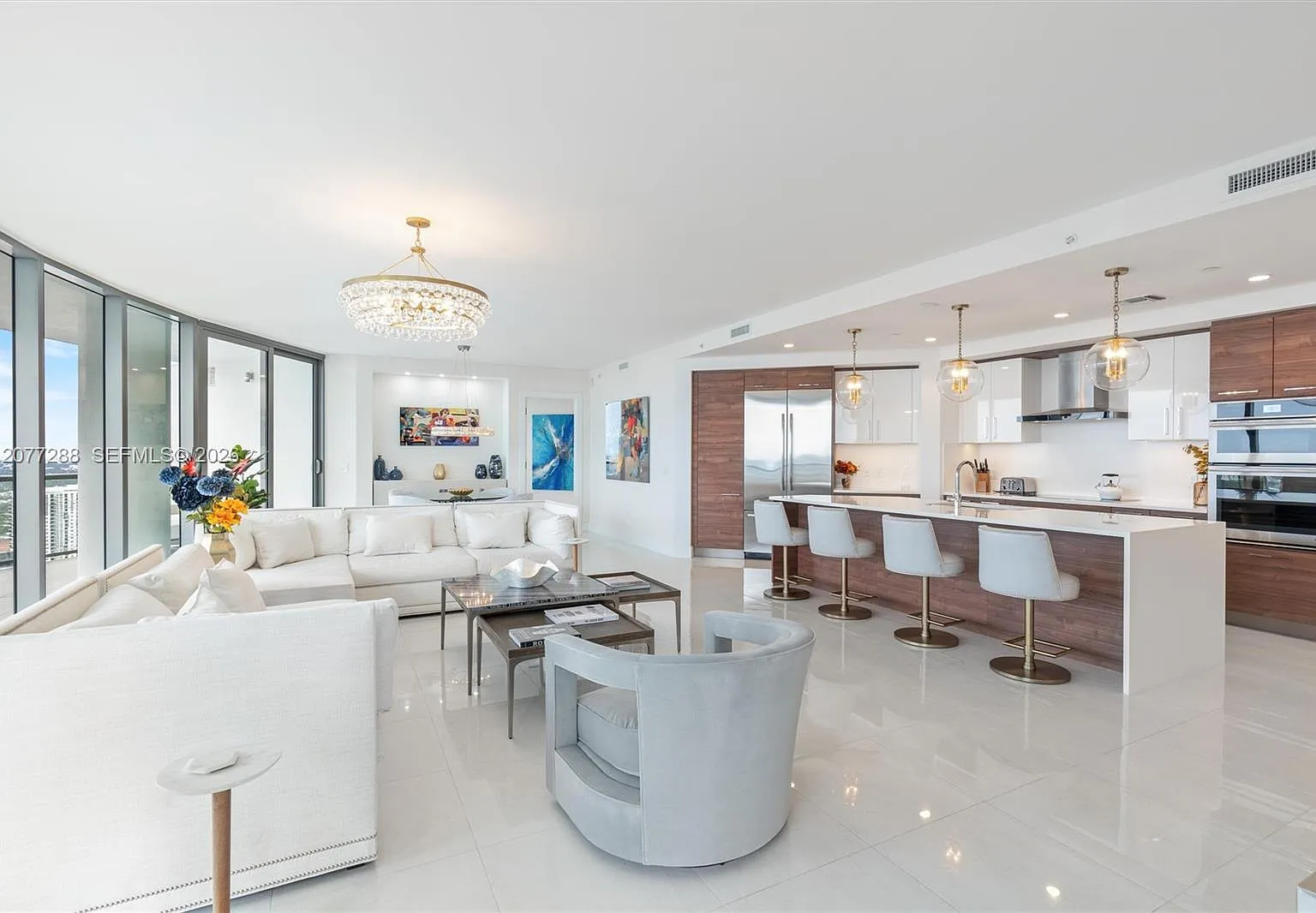 100 Las Olas Condo — Photo 4