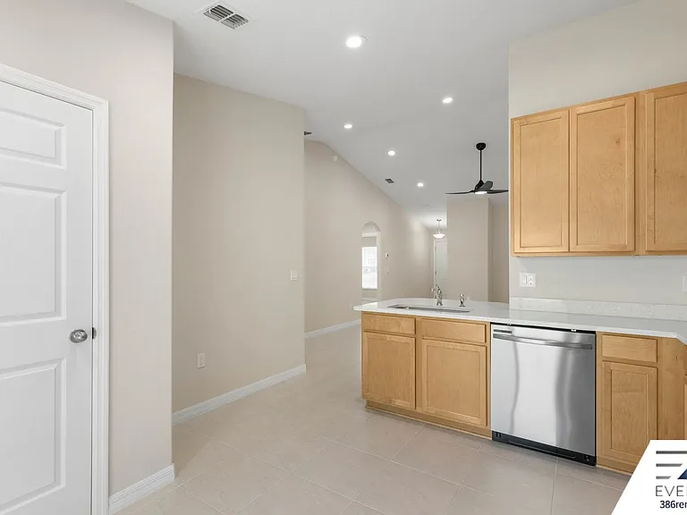 12 Llovera Pl #B — Photo 14