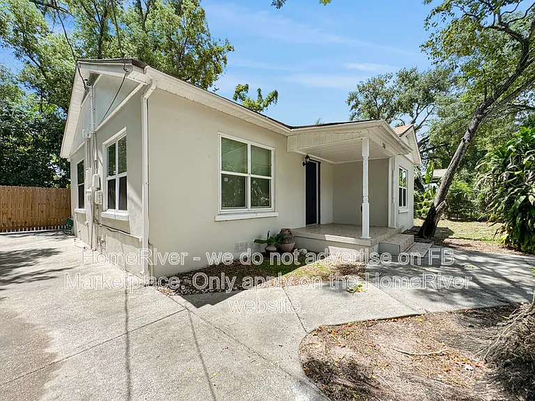 5206 N 15th St — Photo 1