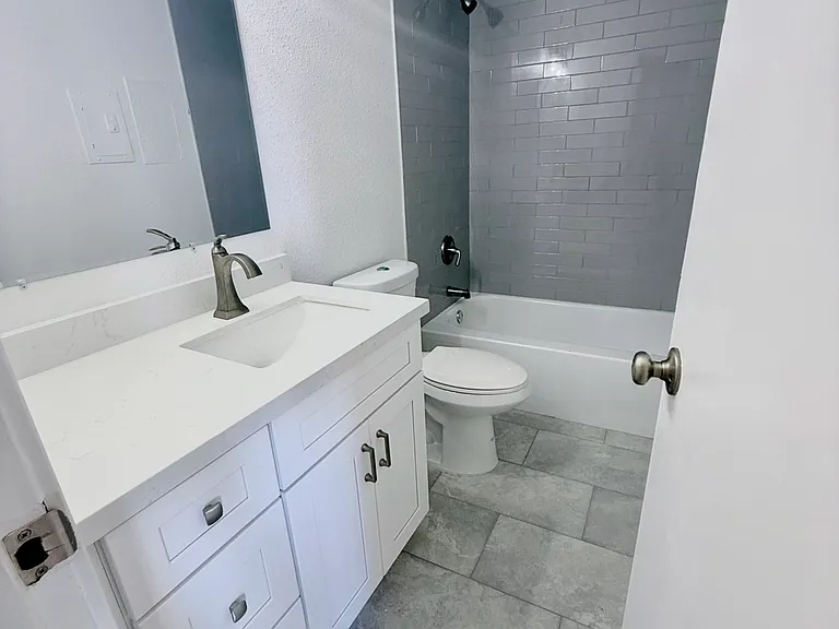 4950 N Miller Rd #139 — Photo 7