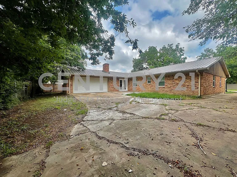 1914 W Northgate Dr — Photo 23
