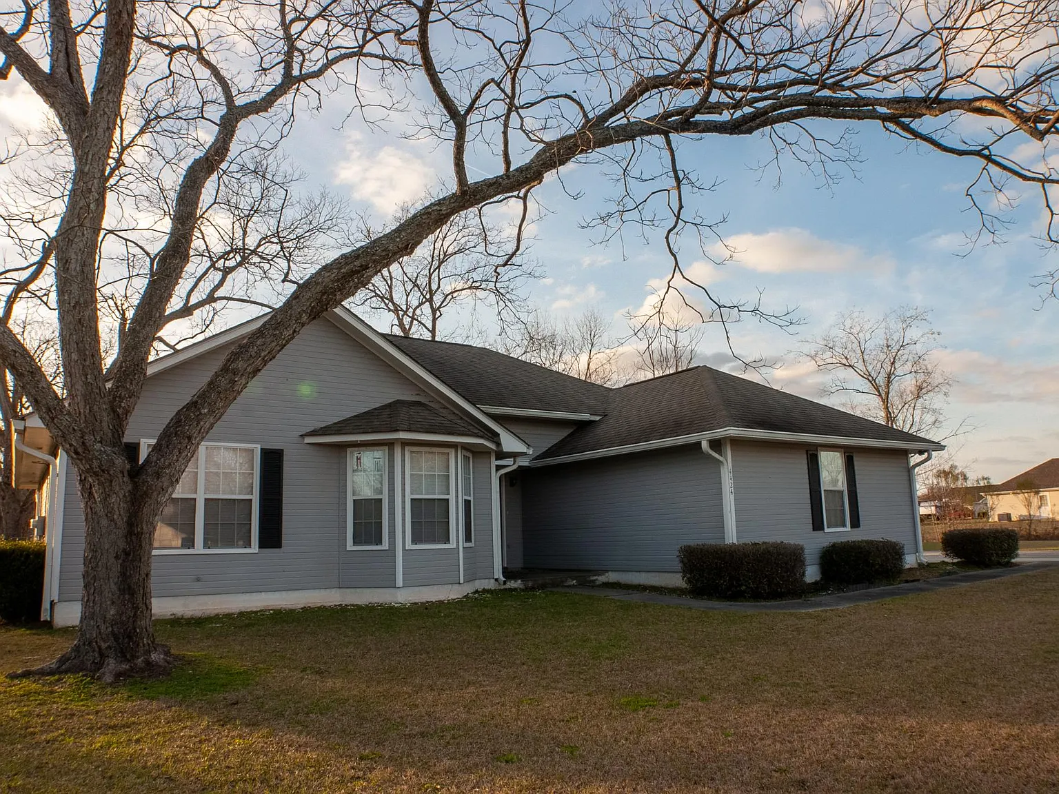 3 bed, 1690 sqft, $1,995 — Photo 3