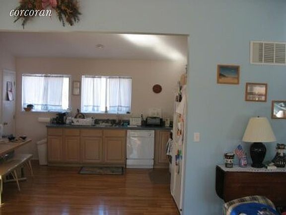 3rd image of 51 Madison Dr