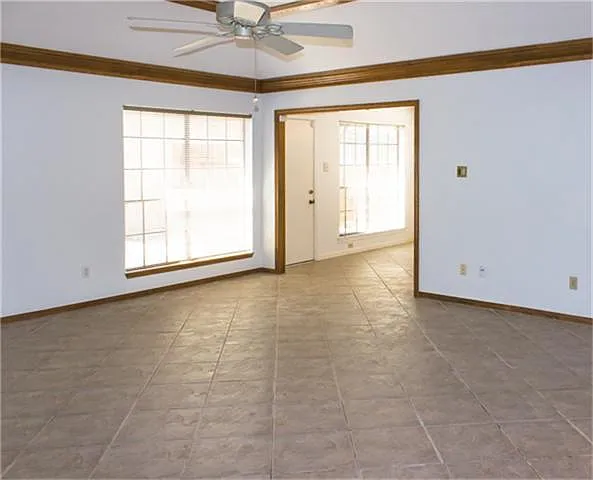 10010 Sagegreen Dr — Photo 5