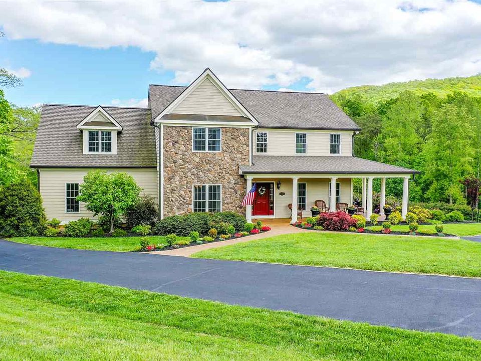 1st image of 480 Labrador Ln
