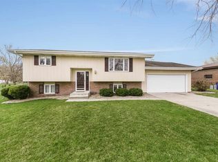 2653 Prairie Pl, Columbus, NE 68601