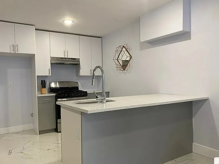 397 Woodlawn Ave #B — Photo 1