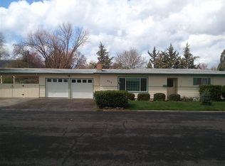 915 Crown Ave, Central Pt, OR 97502