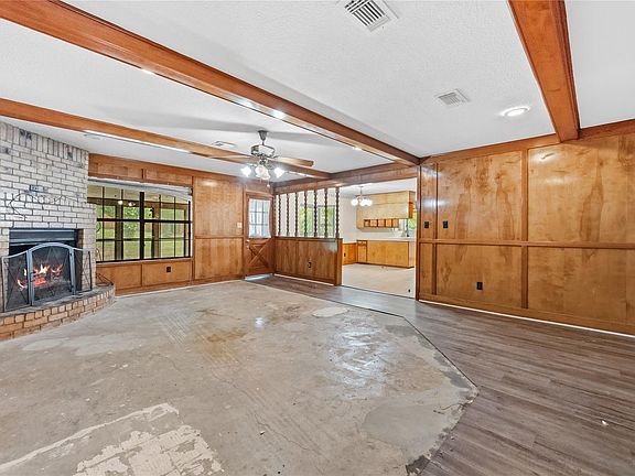 5th image of 140 Pine Valley Dr