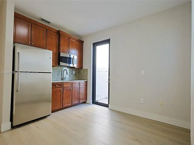 8800 NW 98th Ct — Photo 14