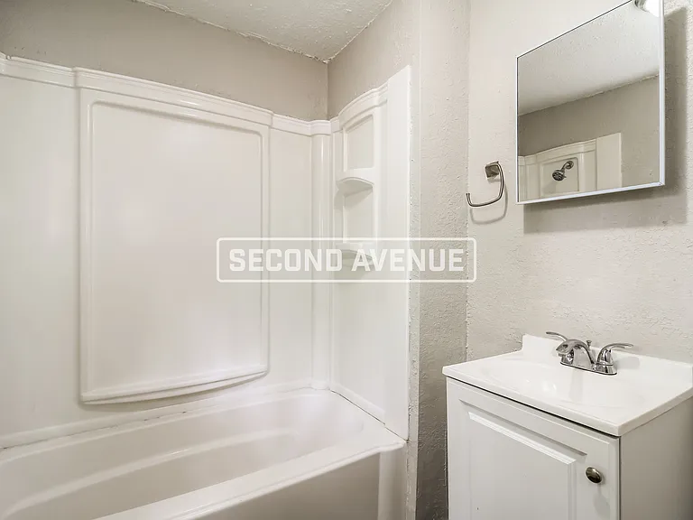 1522 W 22nd St — Photo 15