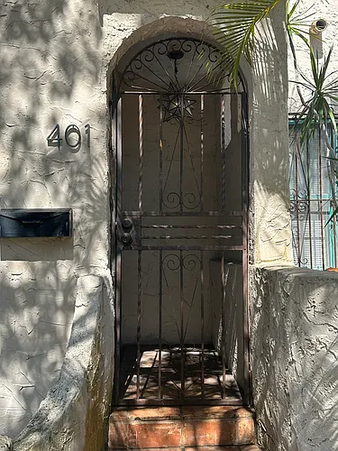 401 Lauderdale Trl Photo 1