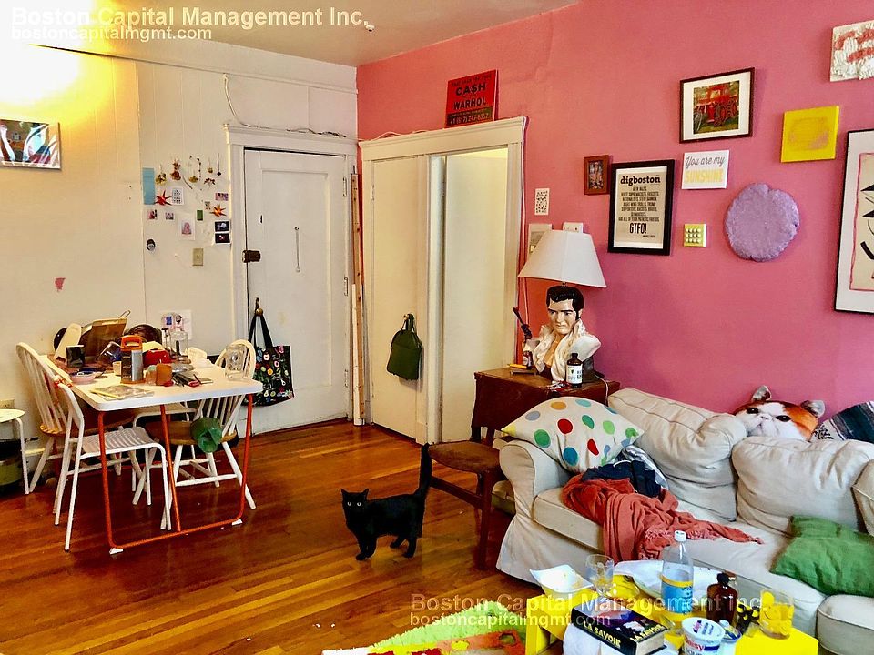 2nd image of 66 Chiswick Rd APT 03