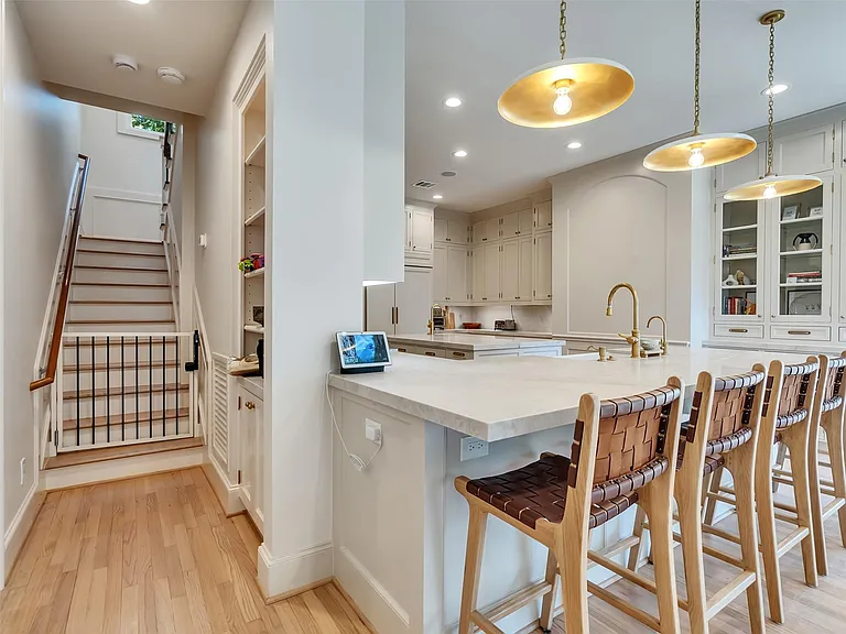 6608 Vanderbilt St — Photo 21