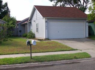 105 Waterford Dr, Victoria, TX 77901