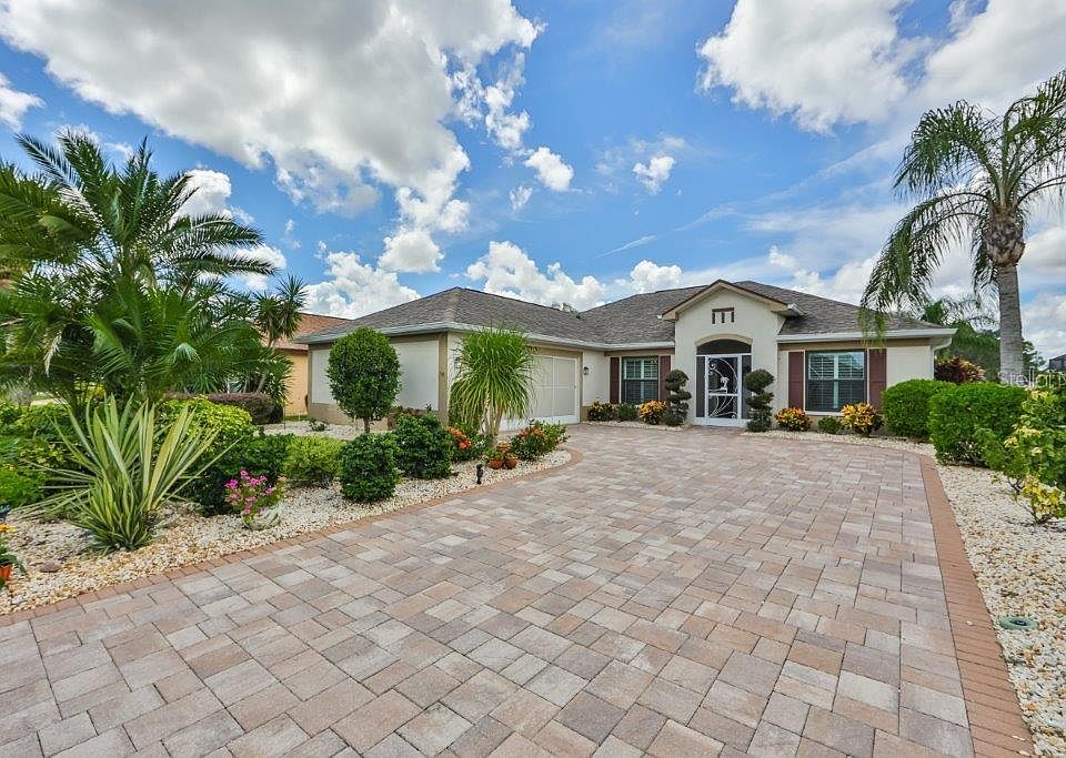 1st image of 2315 Lyndhurst Dr