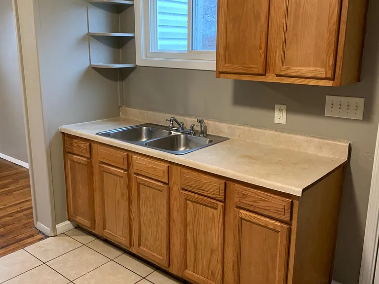 3000 Shoreham Ln — Photo 3