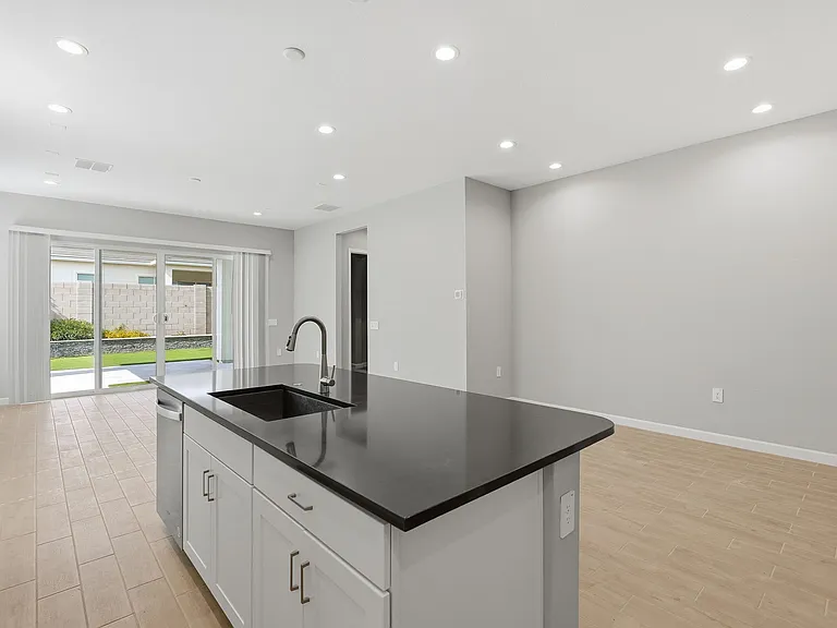 5028 E Shady Glen Ave — Photo 14