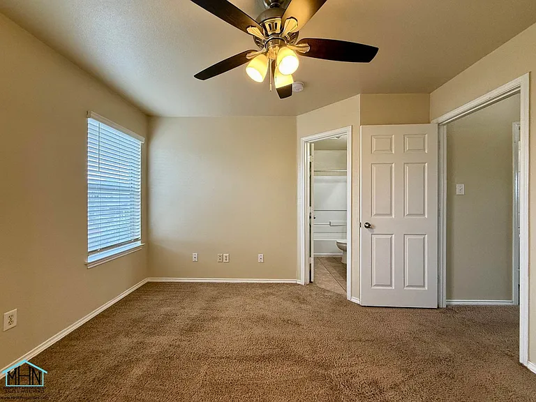 5807 Golf Bnd #2 — Photo 10