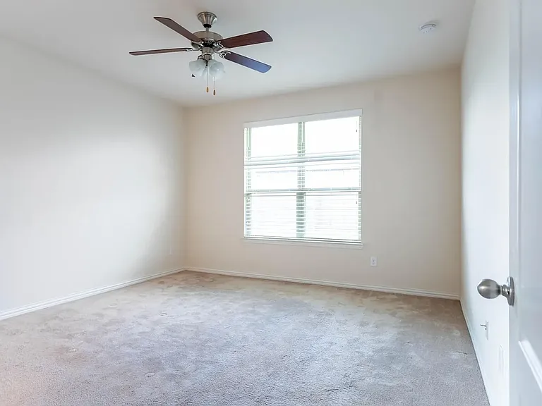 2601 Sun Creek Dr — Photo 14