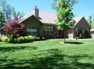 1402 Park Pl, Grove, OK 74344