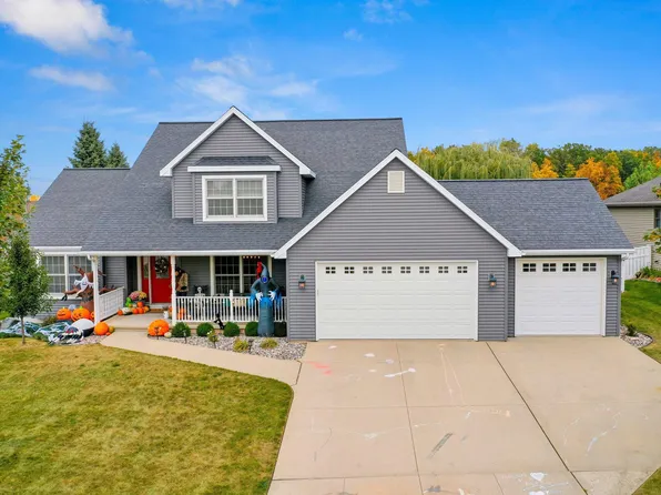 3525 Glen Abbey Dr, Green Bay, WI 54311