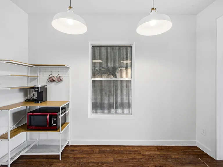 1614 E Roma Ave — Photo 11