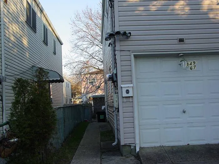 Side entrance to unit