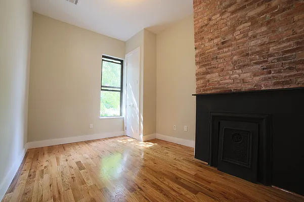 Rented by EXR | media 16