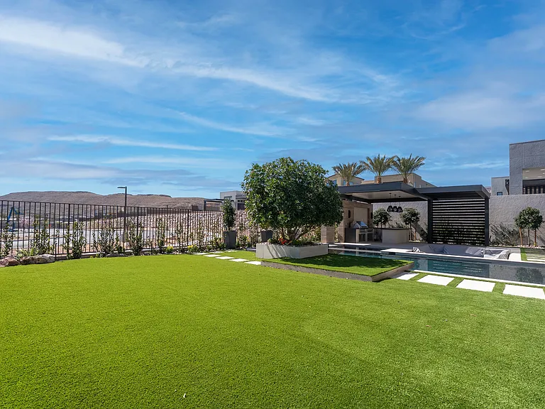 10949 Rossa Peak Ave — Photo 68
