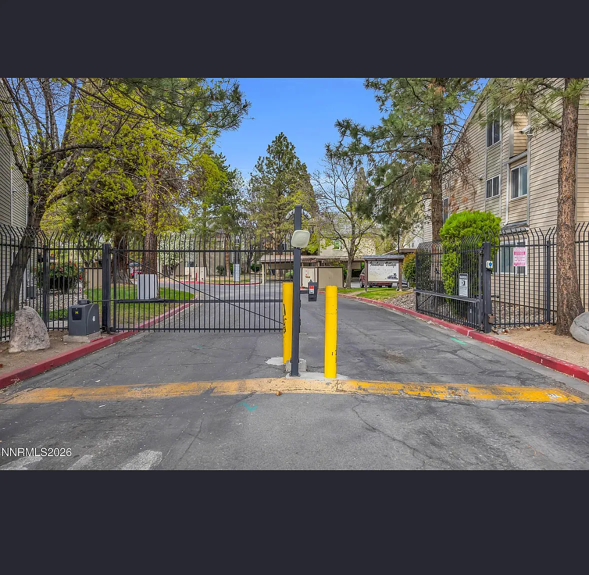2 bed, 964 sqft, $1,850 — Photo 1