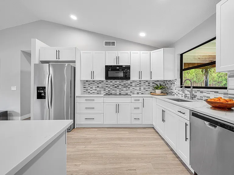 1252 Raintree Ln — Photo 13