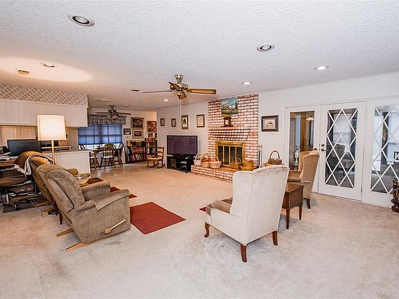 5th image of 1616 Little Creek Dr