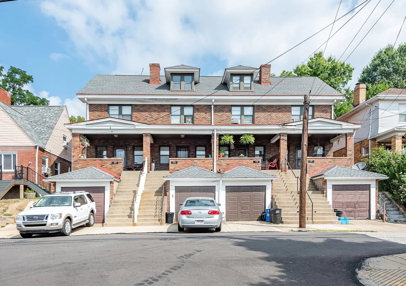 Duplex Two Bedroom Apartment for Rent * Brentwood Beauty * Pet Friendly * Available Now * Spaciou... — Photo 3