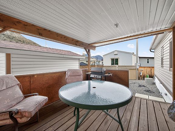 3rd image of 1375 Ord Rd #32