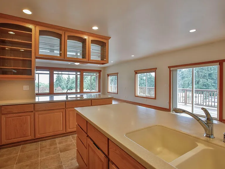 2385 Lake Forest Dr — Photo 11