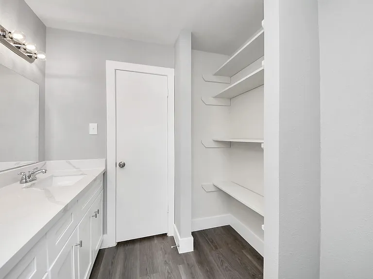 15423 Ridingwood Dr — Photo 35