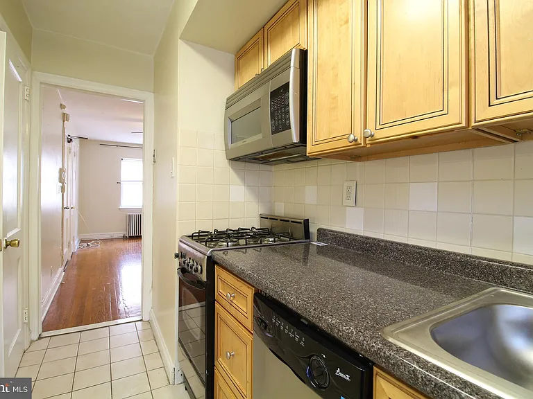 1612 Pine St #13 — Photo 8