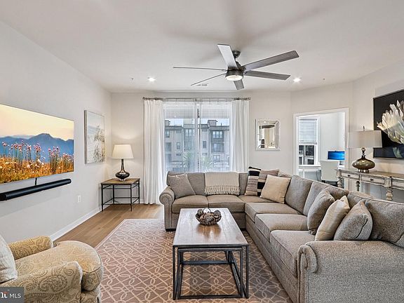 3rd image of 22381 Roanoke Rise Ter