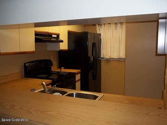 5th image of 3071 Sir Hamilton Cir #8