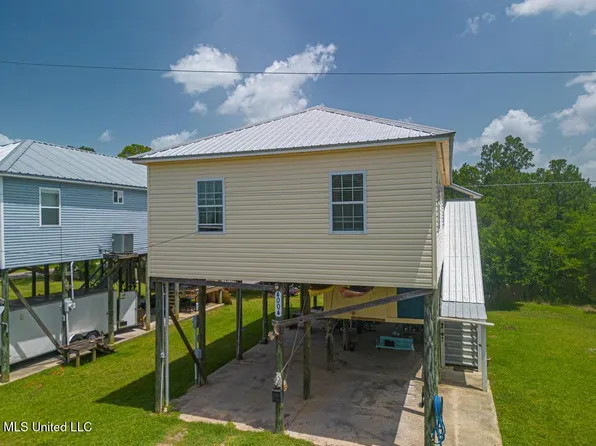 4004 Sailfish St, Bay Saint Louis, MS 39520
