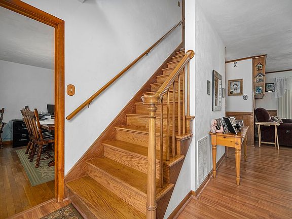 5th image of 340 Briarfield Dr