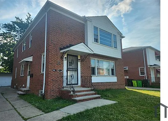 665 Babbitt Rd #UP — Photo 2
