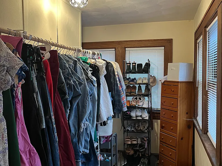 Walk In Closet w/ Walls of Windows! Blinds for all rooms Provided by Landlord. New Designer Crystal Lighting.