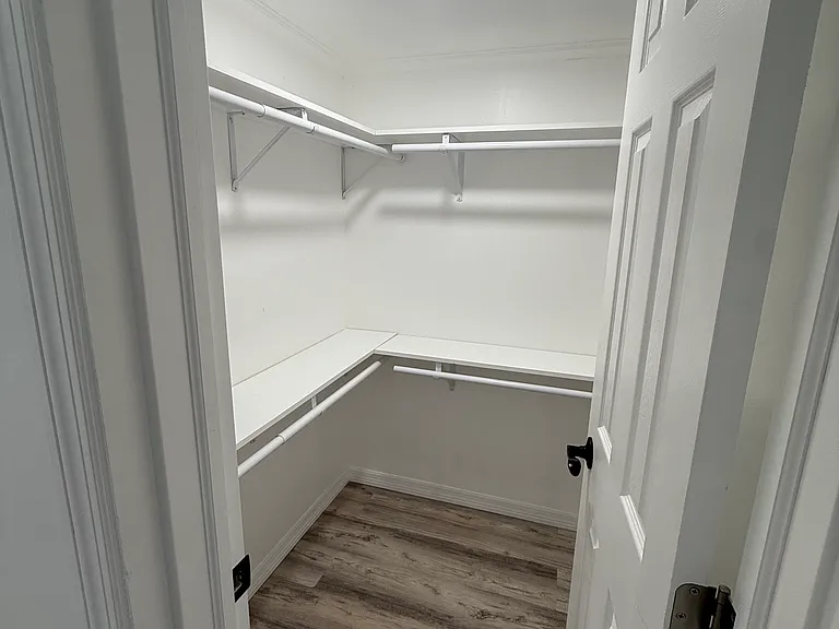 978 Bay Dr — Photo 11
