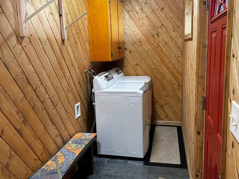 Washer/Dryer in mud room. Entry door.